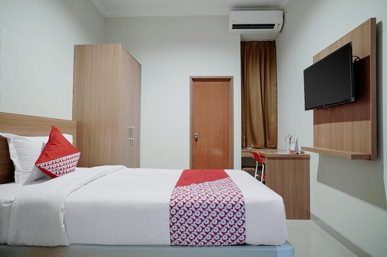 Hotel Oyo 415 The Kartini 8 2*