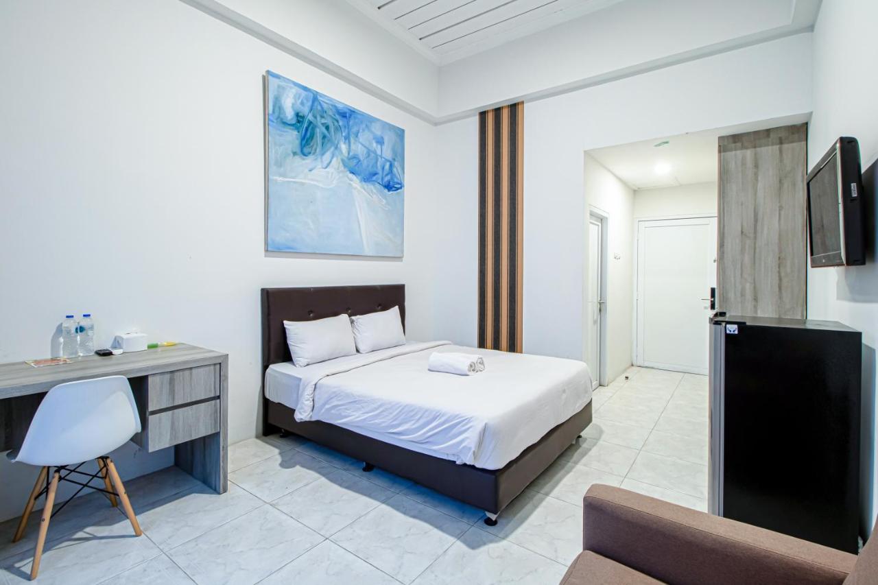 Guest house De 80's Genteng Ijo 2*