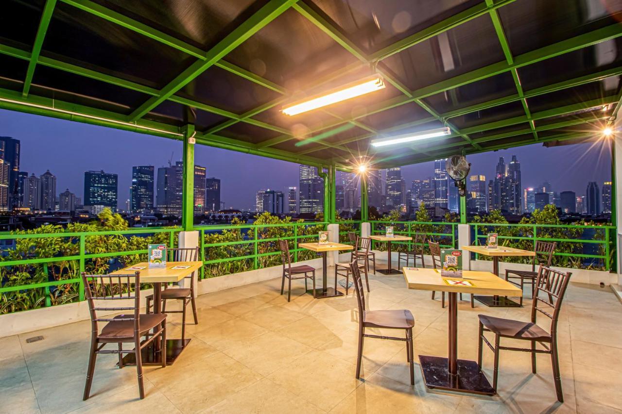 De 80's Genteng Ijo Guest house Jakarta
