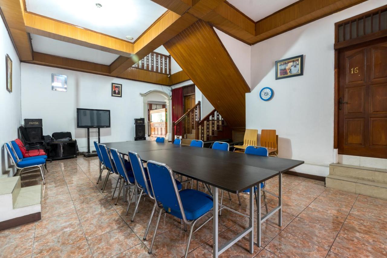 Oyo 1421 Kasmaran Syariah Hotel Jakarta