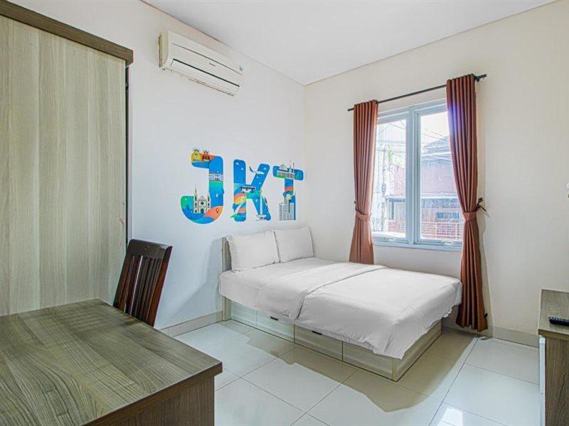 Anggrek 2* Jakarta
