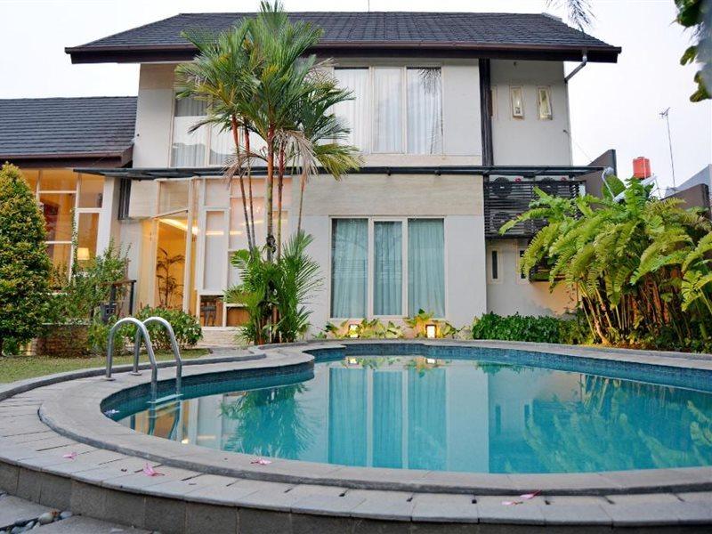 Guest house W Home Cipete