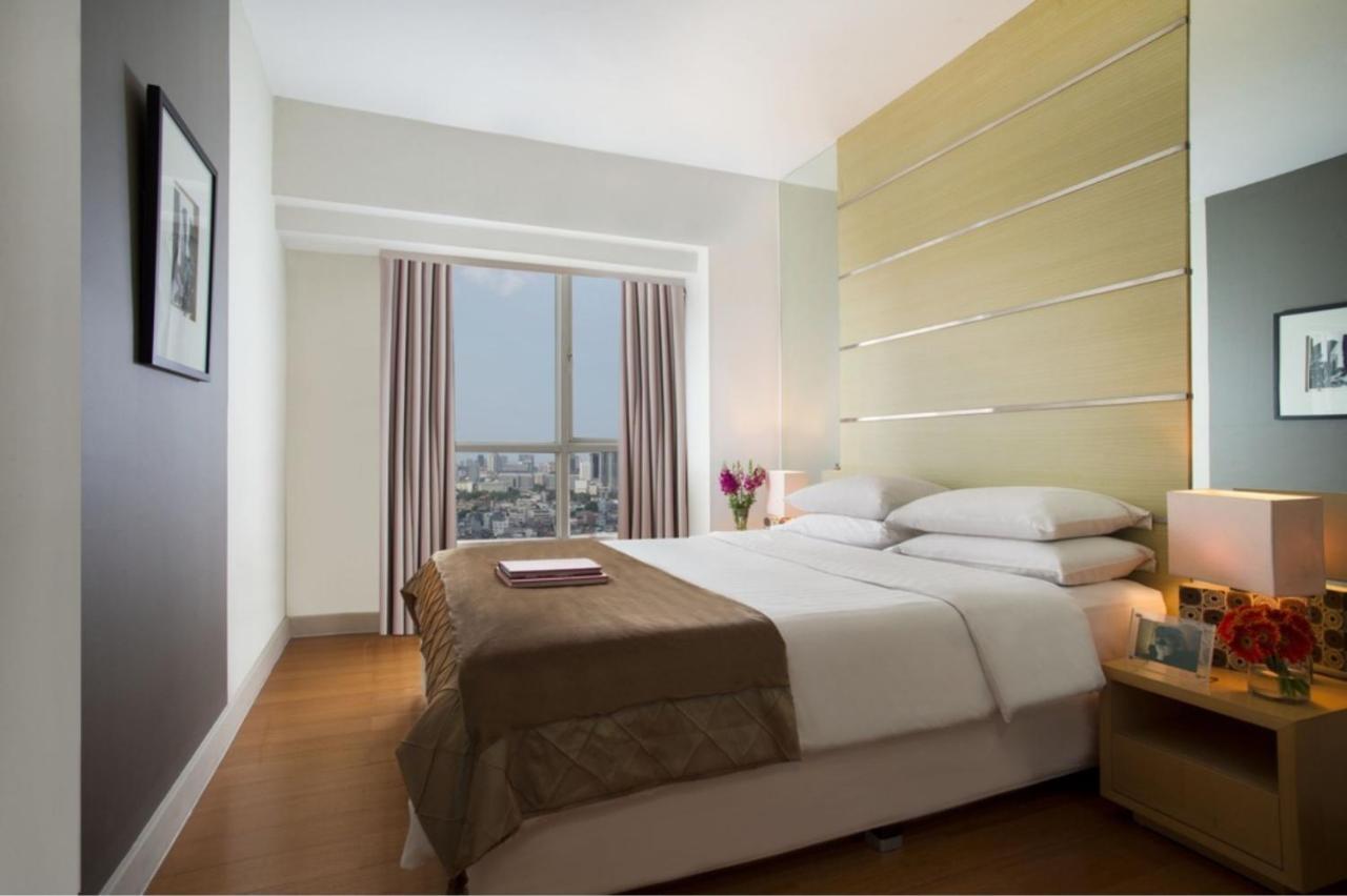 Two Bedroom Executive Apartment, Somerset Berlian