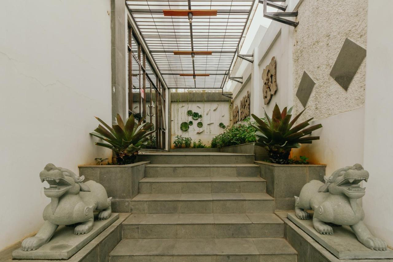 Urbanest House Slipi * Jakarta