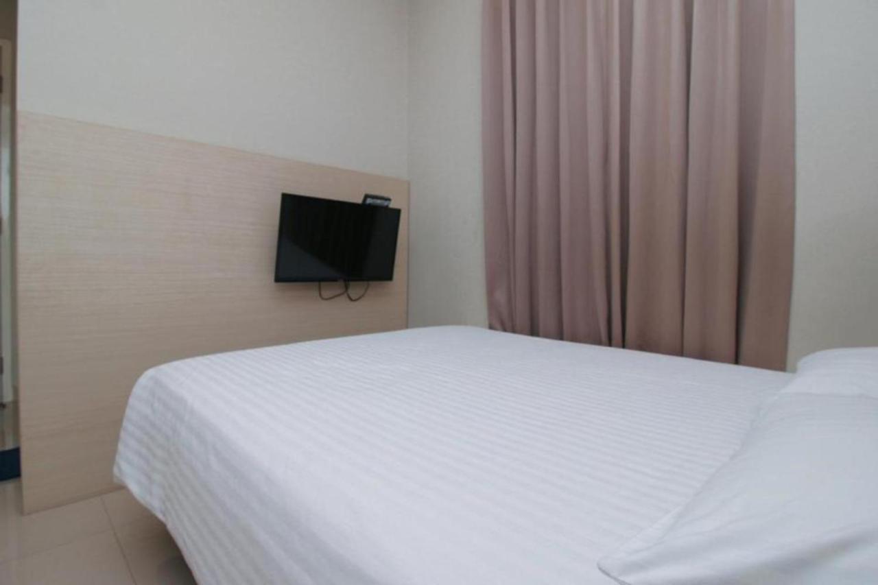 Guest house 899 Patal Senayan 5*