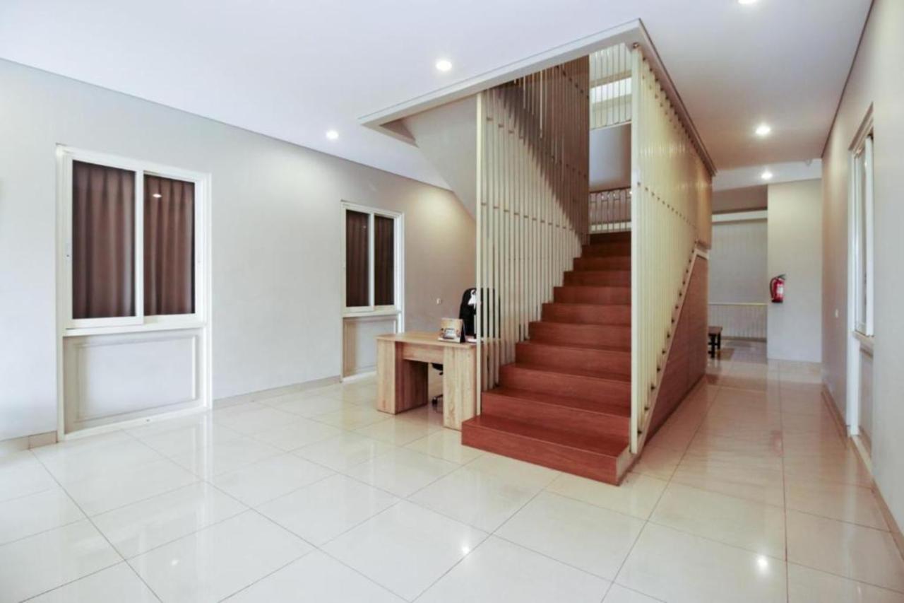 899 Patal Senayan 5*