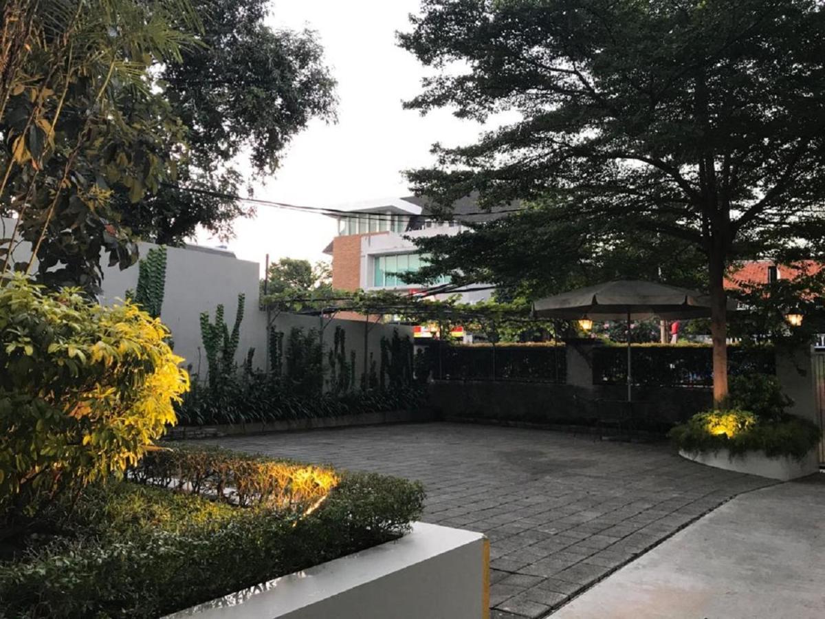 Guest house 899 Patal Senayan Jakarta