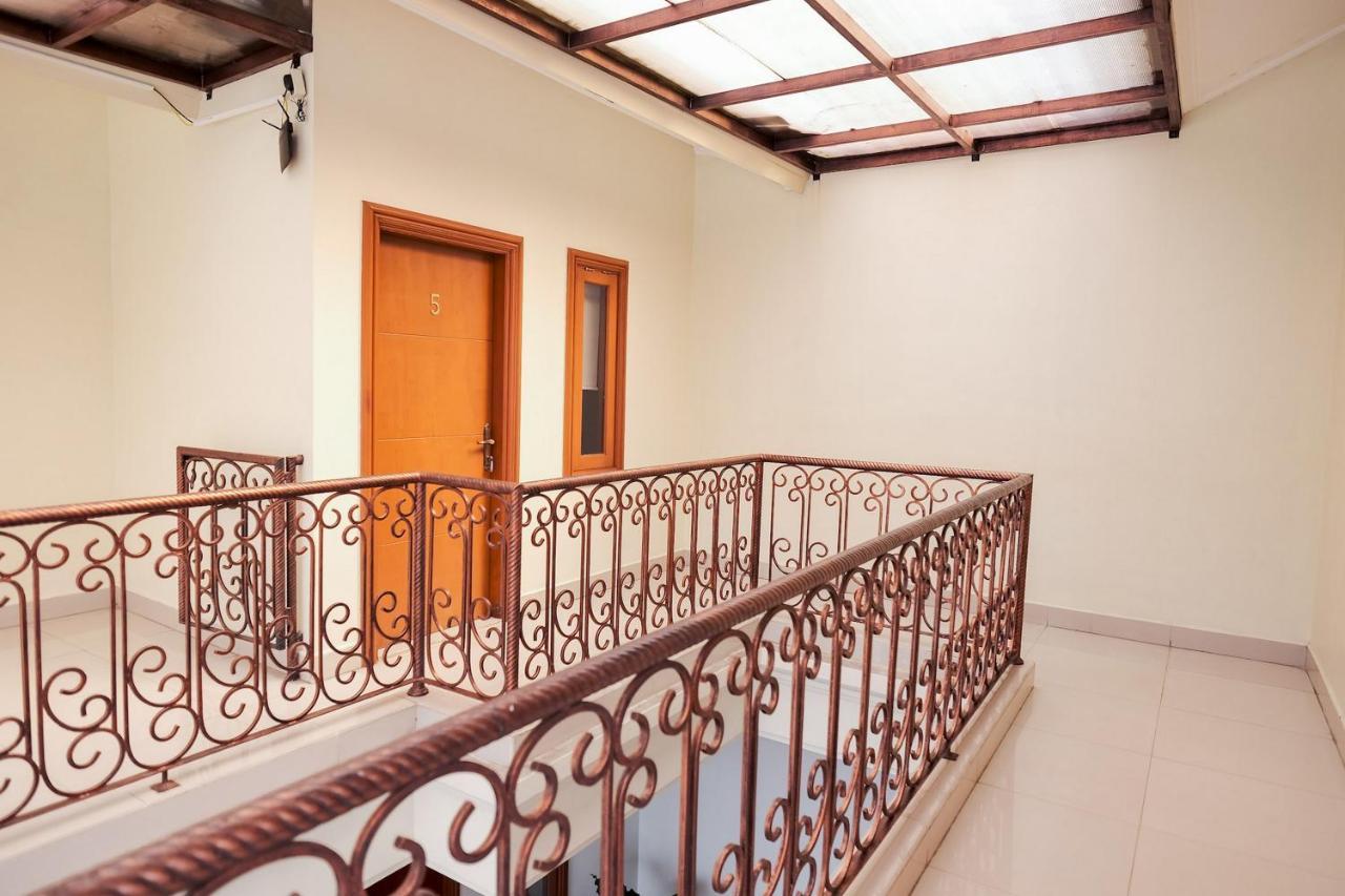 Delapan Mitra Reddoorz 2*