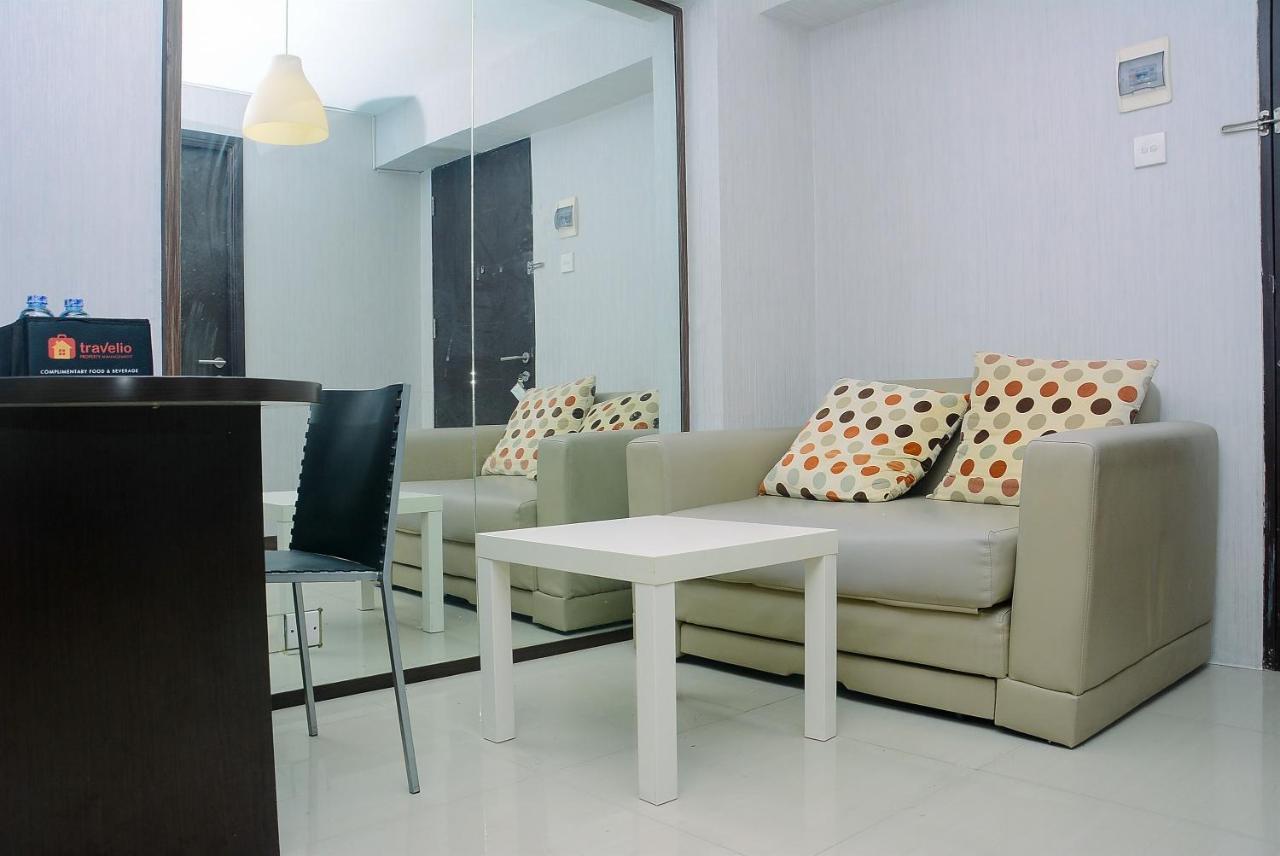 Cozy And Minimalist Kebagusan 2br By Travelio