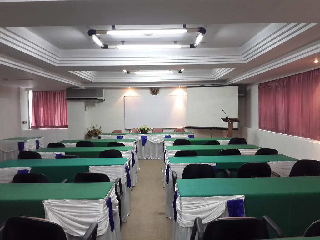 Reddoorz Plus Near Kebayoran Baru Blok S