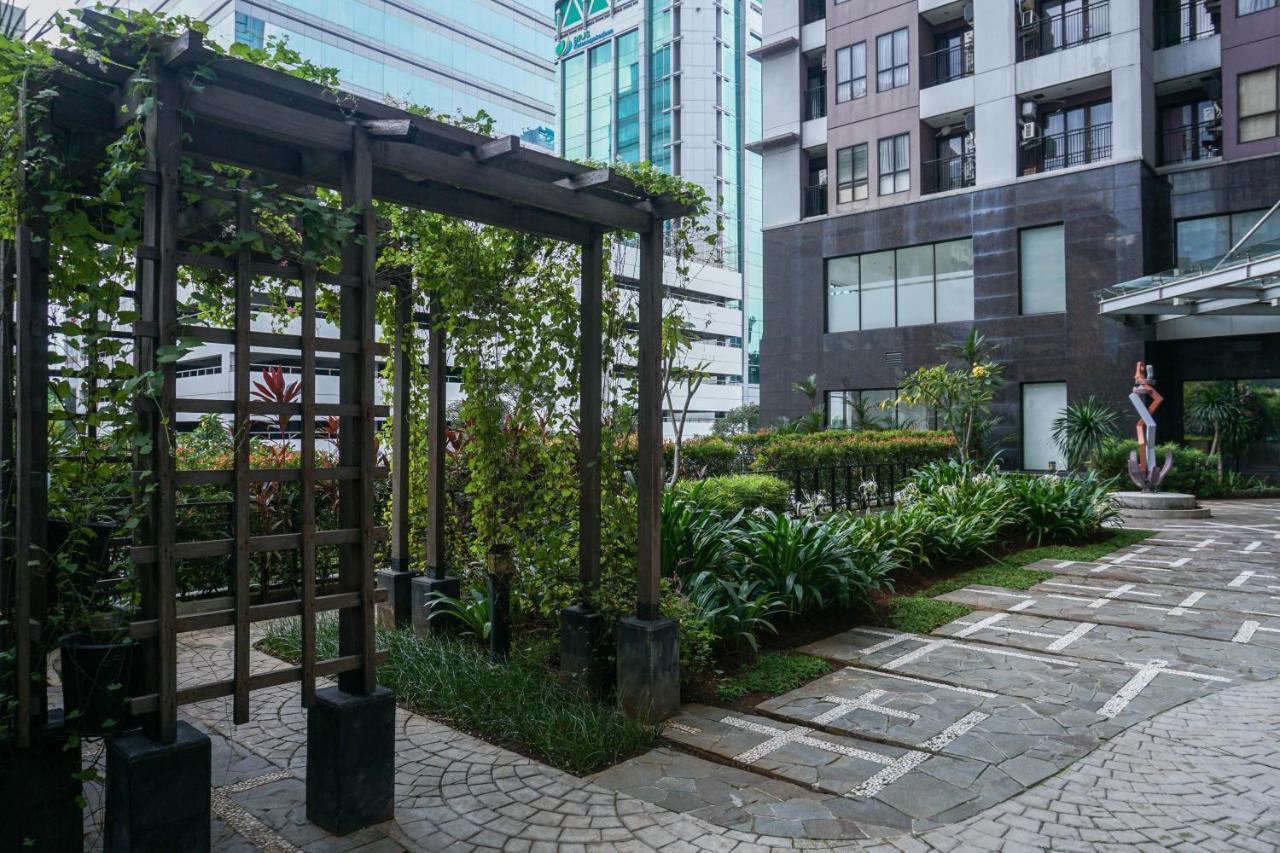 Modern Style 2br At Tamansari Semanggi By Travelio