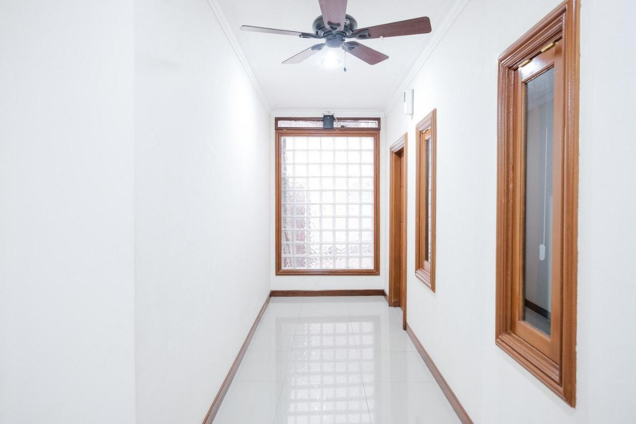 Hotel Delapan Mitra Reddoorz Jakarta