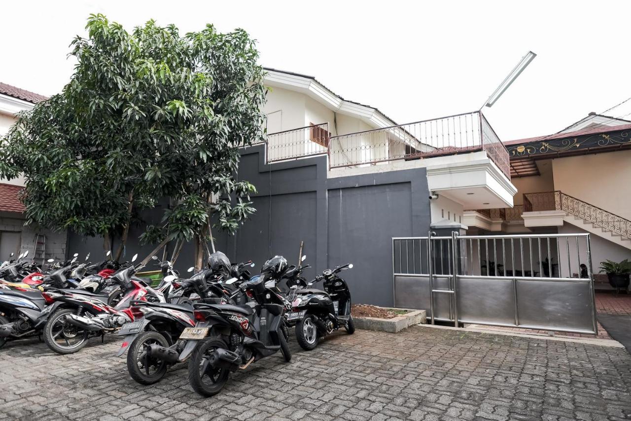 Delapan Mitra Reddoorz Hotel 2*