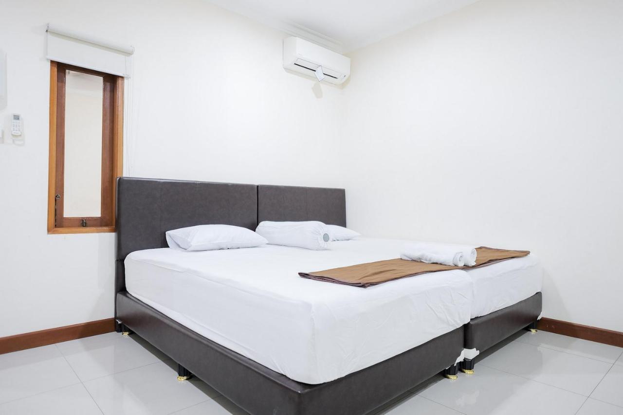 Delapan Mitra Reddoorz 2* Jakarta