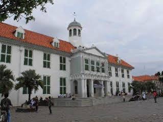 Hotel Losari Roxy Jakarta