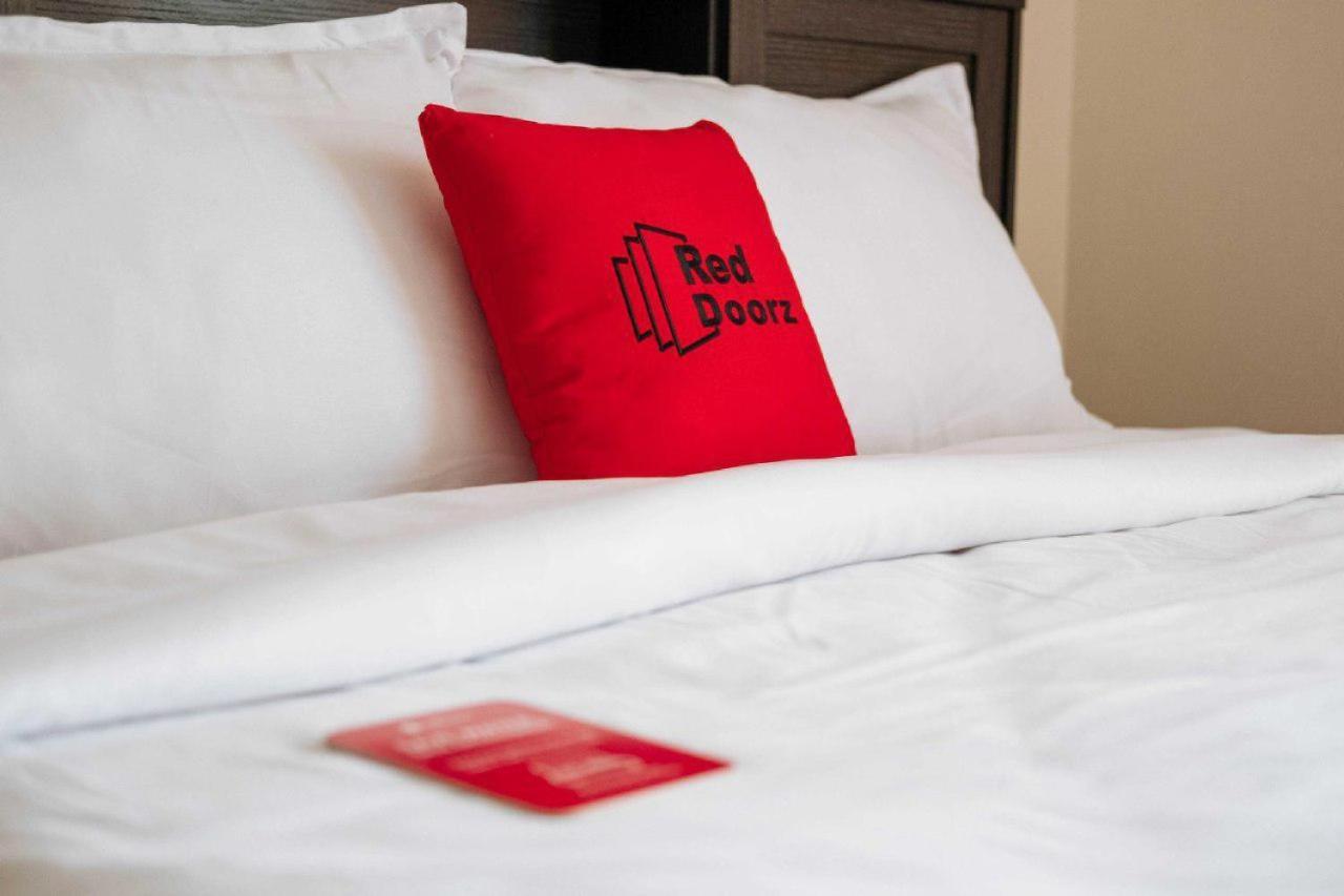 Wisma tamu Reddoorz Near Cipinang Indah Mall