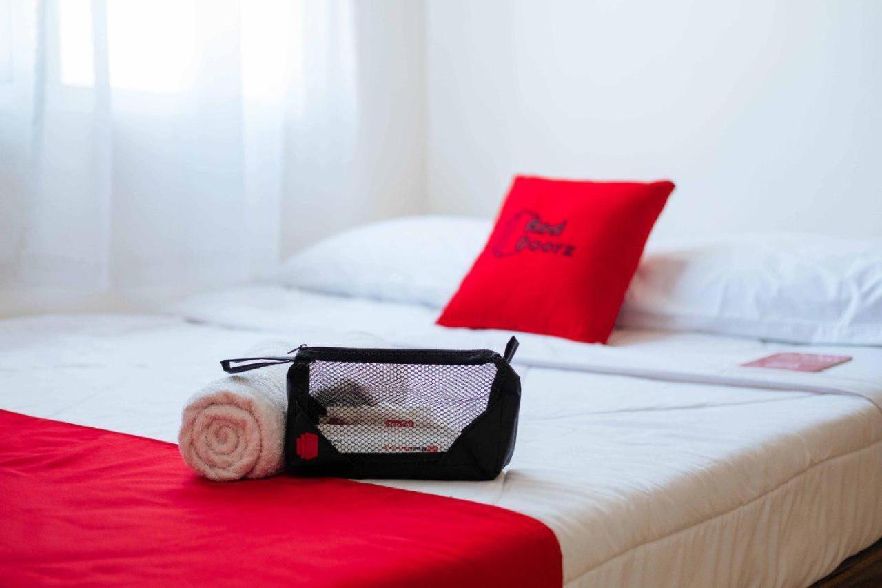 Reddoorz Near Cipinang Indah Mall Guest house