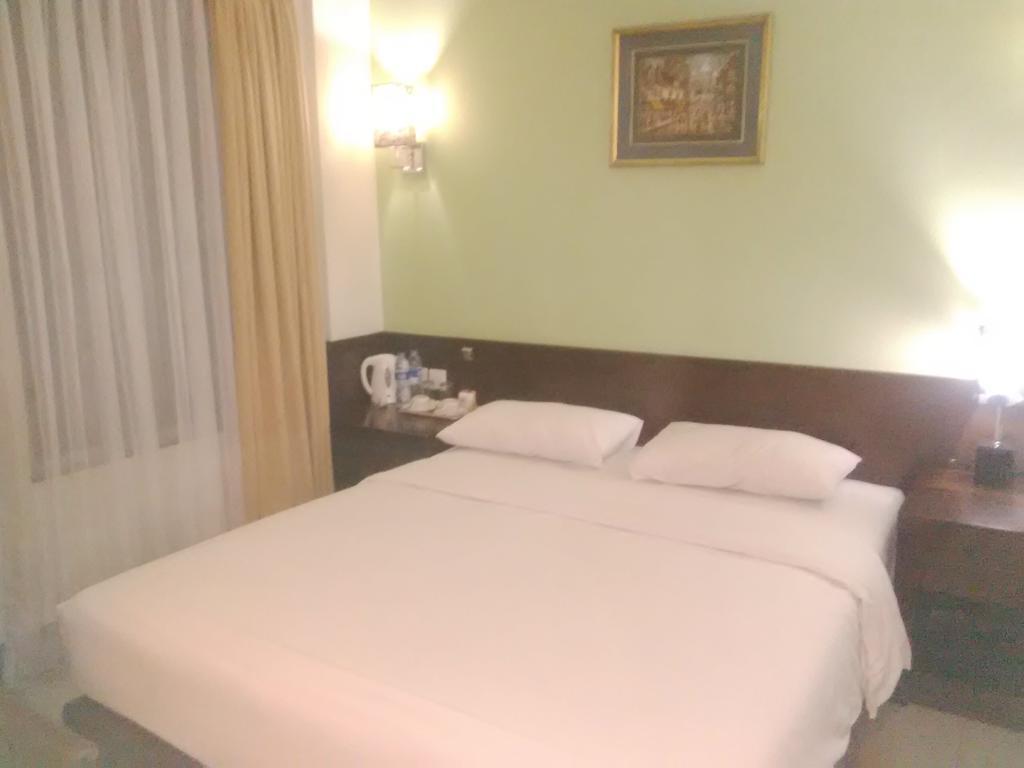 Bamboo & Cafe Hotel 2*