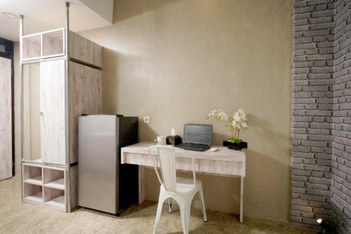 Hostel Dparagon Kebon Jeruk Jakarta