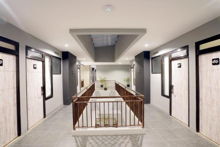 Dparagon Kebon Jeruk Hostel Jakarta