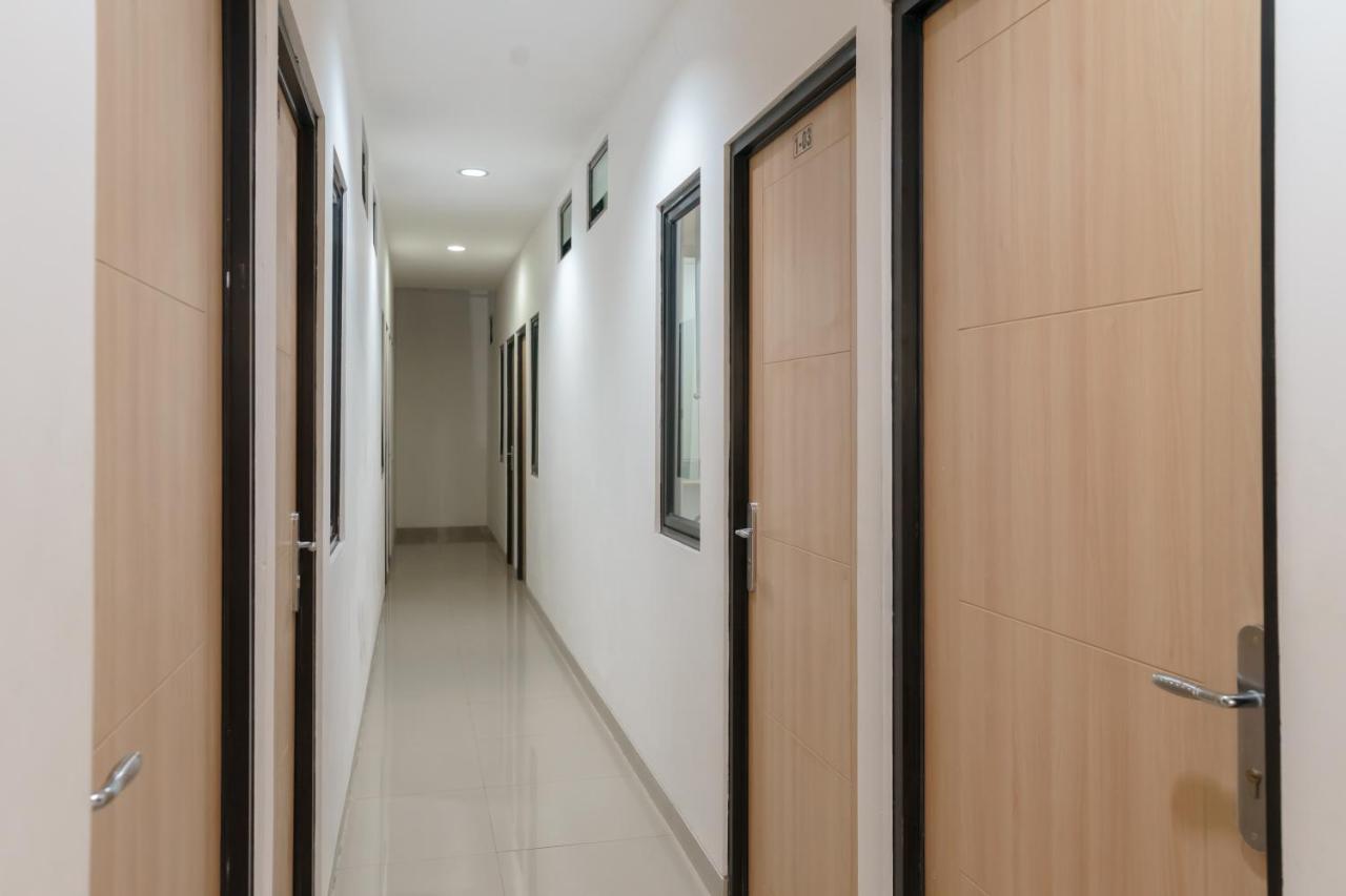 Hotel Reddoorz Near Seasons Mall 3 2*