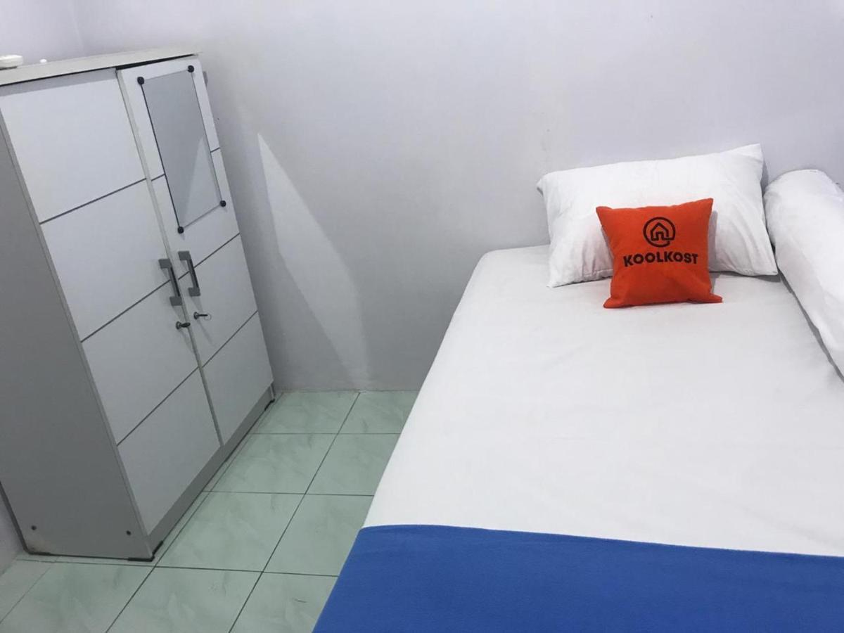 Koolkost Syariah Near Pelabuhan Tanjung Priok Hotel