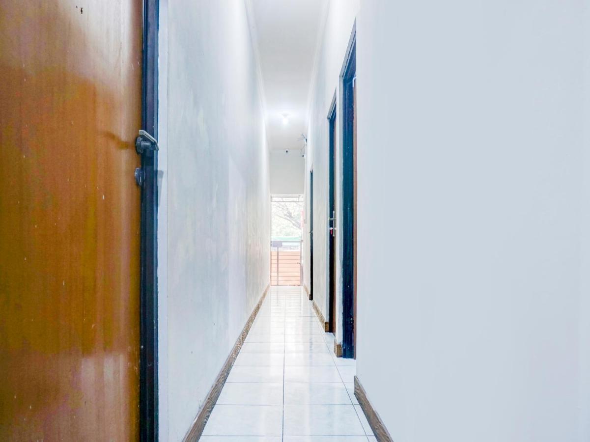 Cosmo Tanjung Duren Mitra Reddoorz Hotel 2*