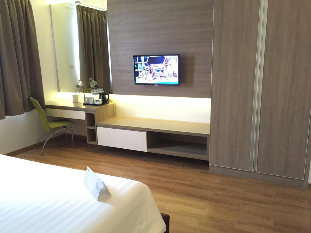 Whiz Prime Kelapa Gading Hotel Jakarta