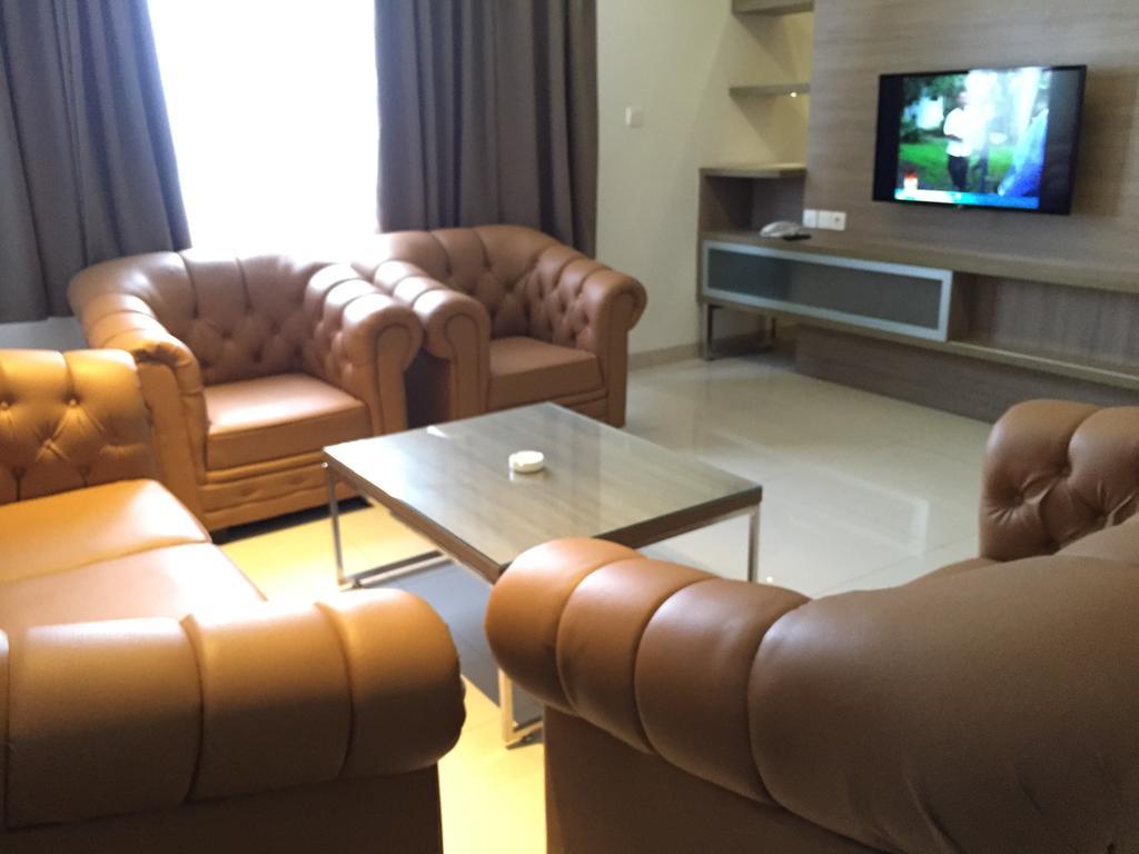 Hotel Whiz Prime Kelapa Gading 3*