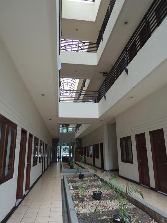 N * Jakarta