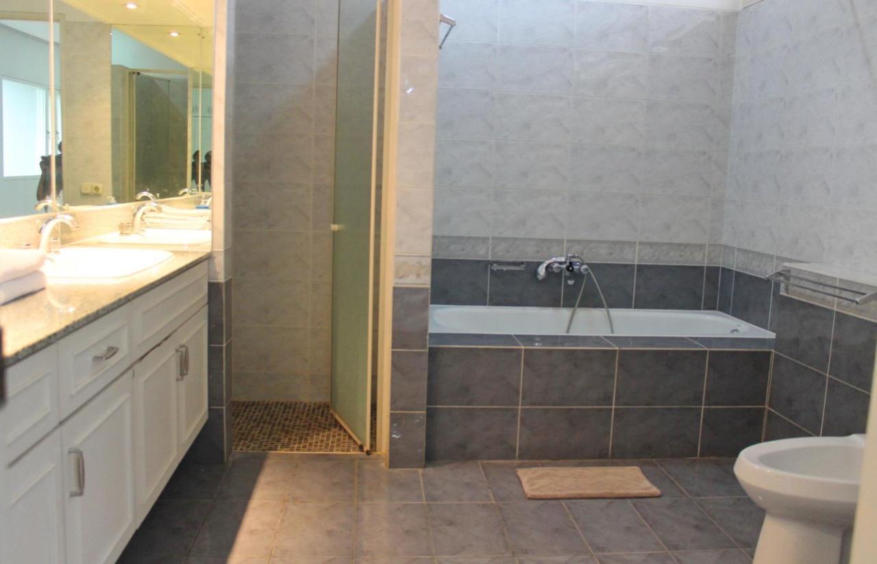 Kemang Utara Creative Villas *