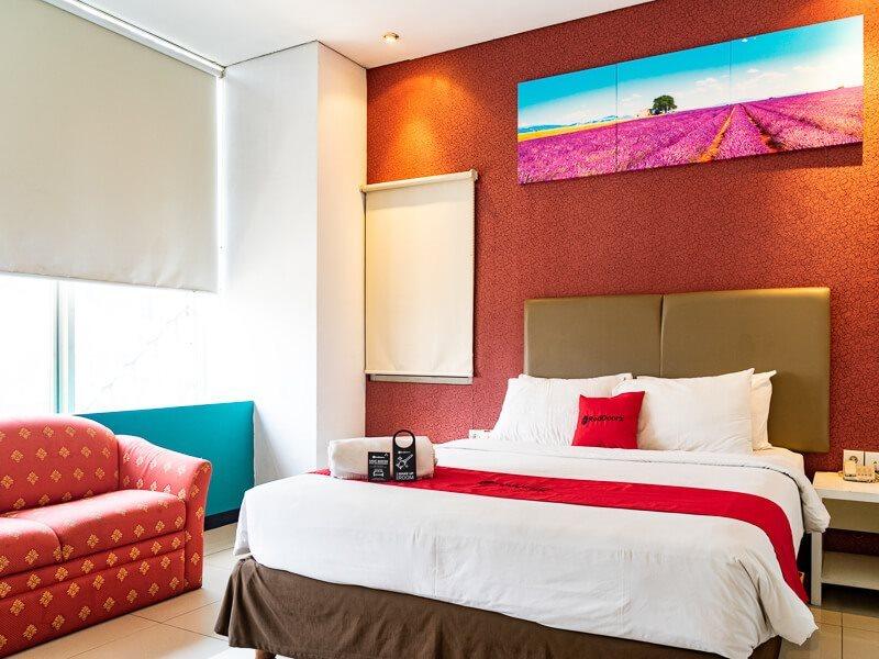 Hotel Reddoorz Near Blok M Square 3*