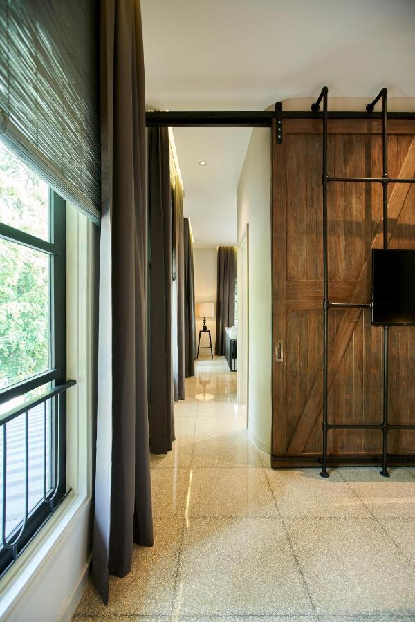 Lamandau House Hotel *