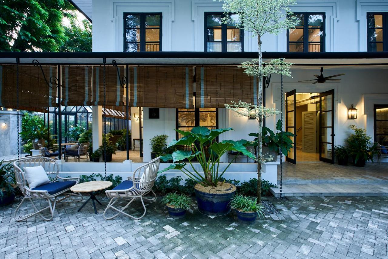 Lamandau House