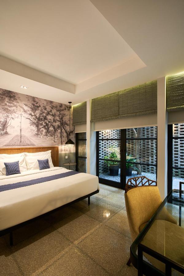 Lamandau House