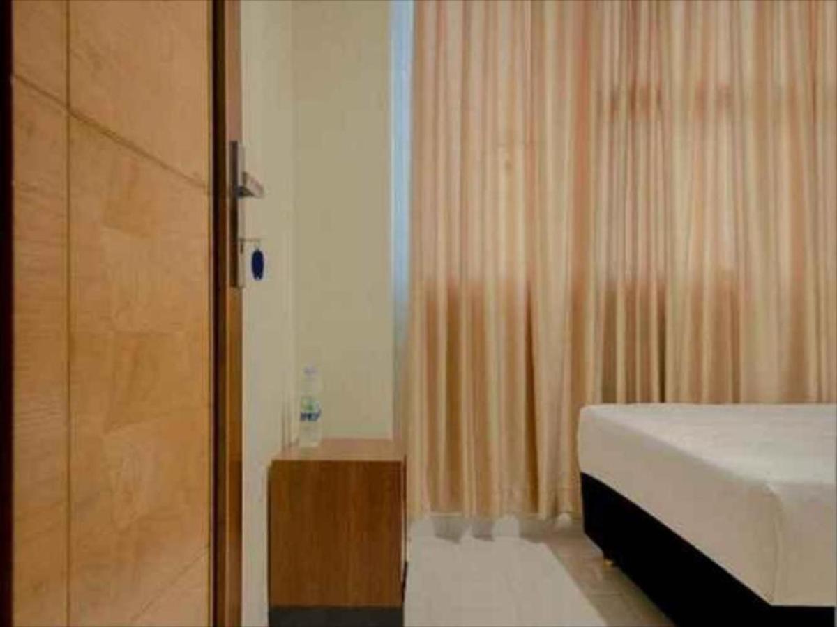 Jo Cengkareng Hotel *