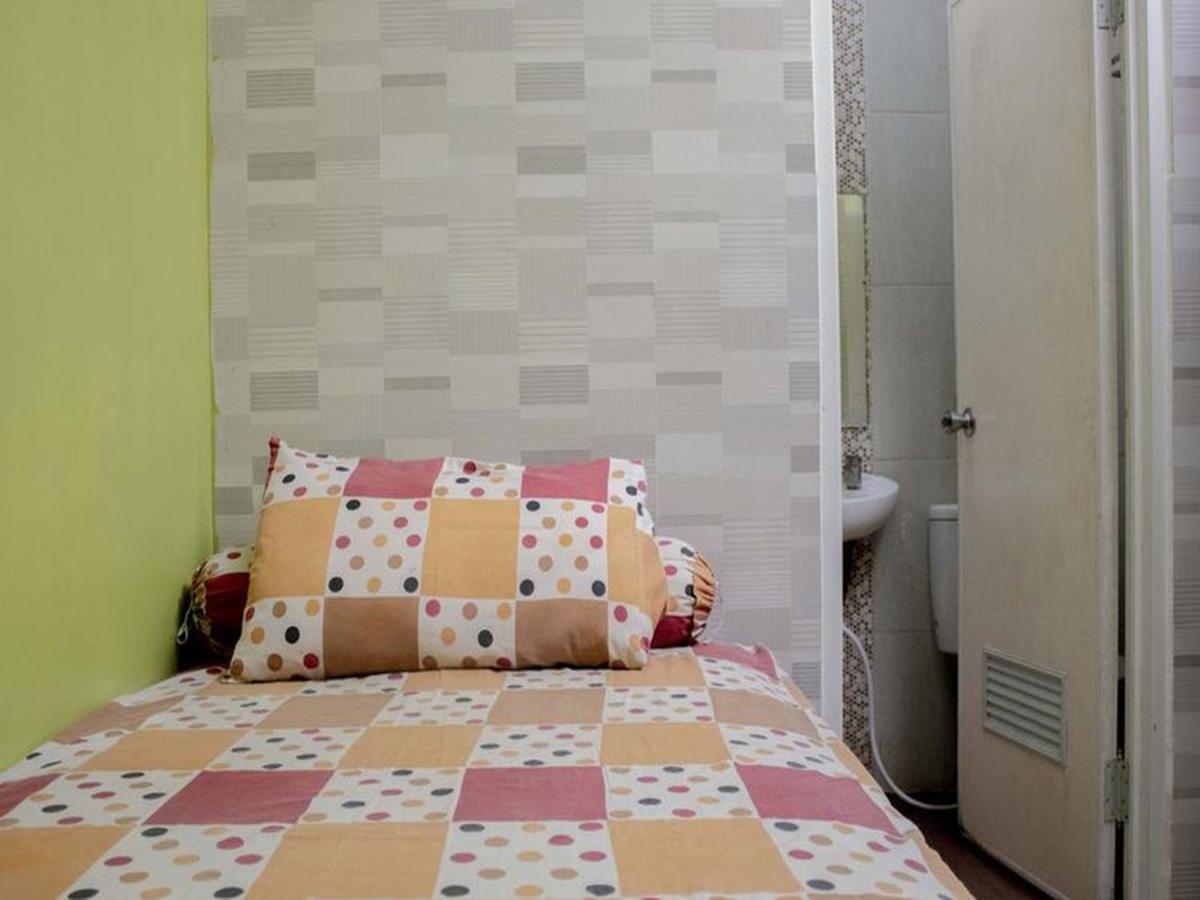 Atap Merah Residence Guest house