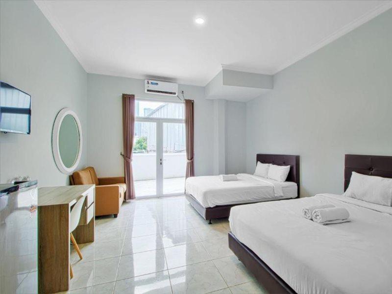 De 80's Genteng Ijo Guest house Jakarta