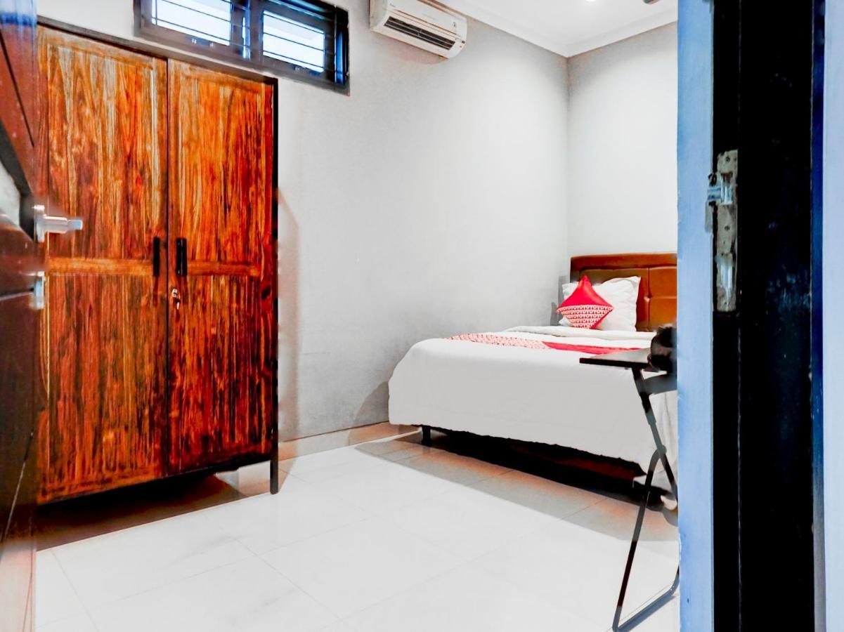 Oyo 90438 Mampang 34 Jakarta