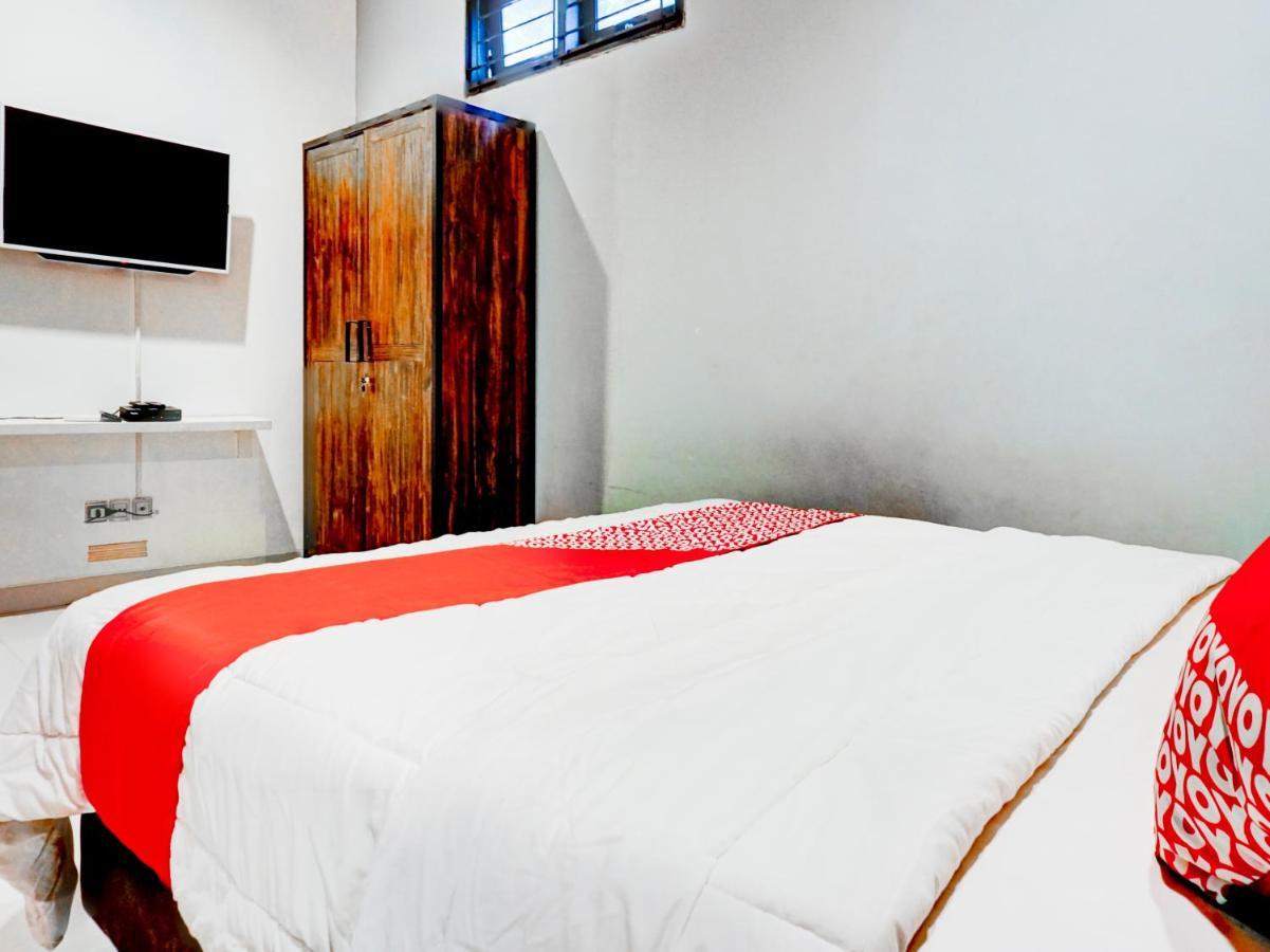 Oyo 90438 Mampang 34 Hotel Jakarta