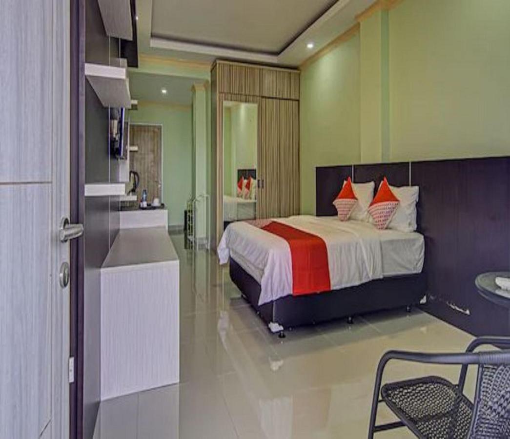 Oyo 3963 Safira Syariah Jakarta