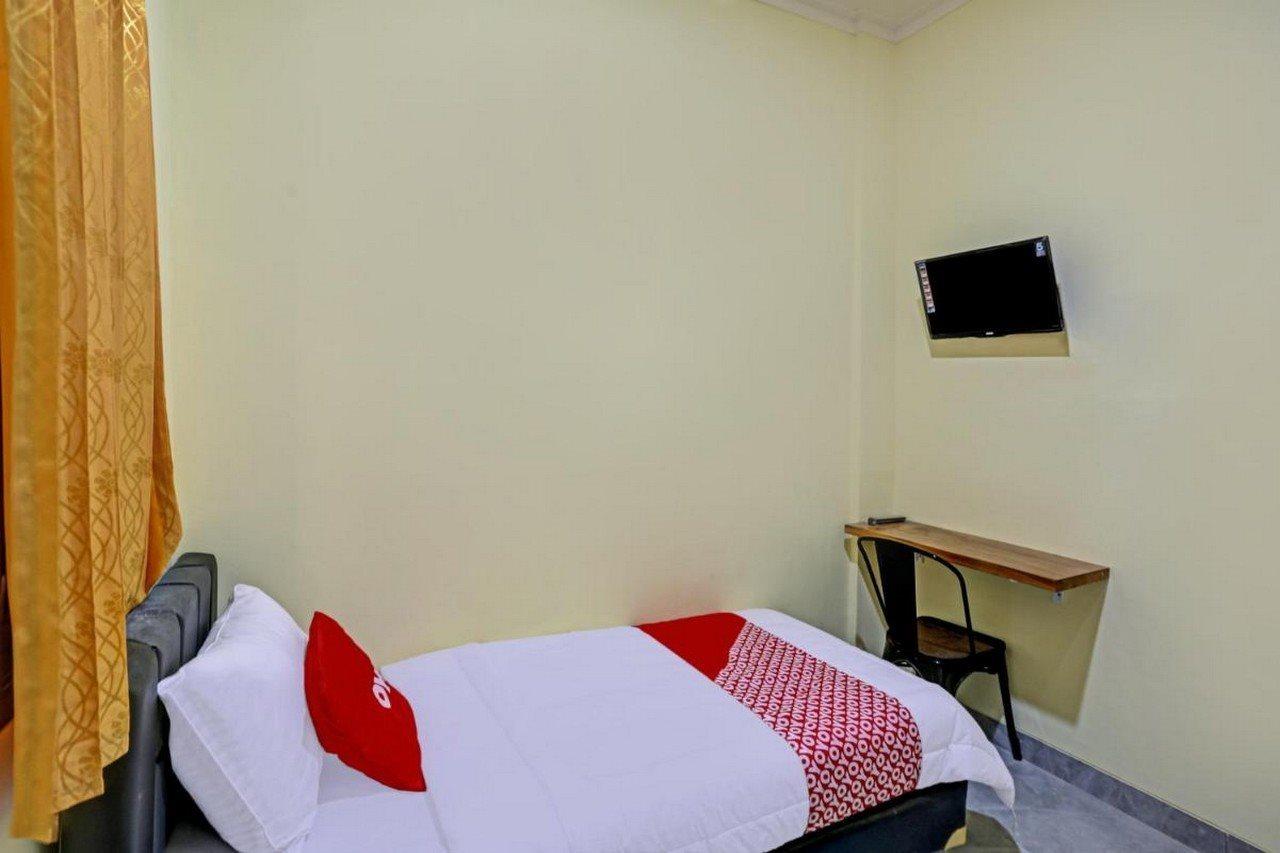 Oyo 90106 Tanah Abang Hotel