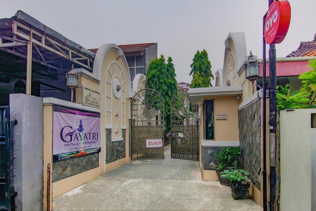 Hotel Oyo 90094 Gayatri 2*