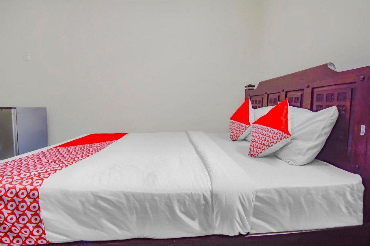 Oyo 90094 Gayatri Hotel 2*