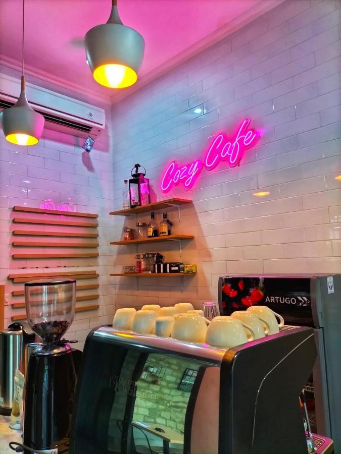Cozy Tomang Hotel