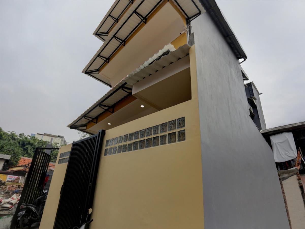 Oyo 90106 Tanah Abang Hotel Jakarta