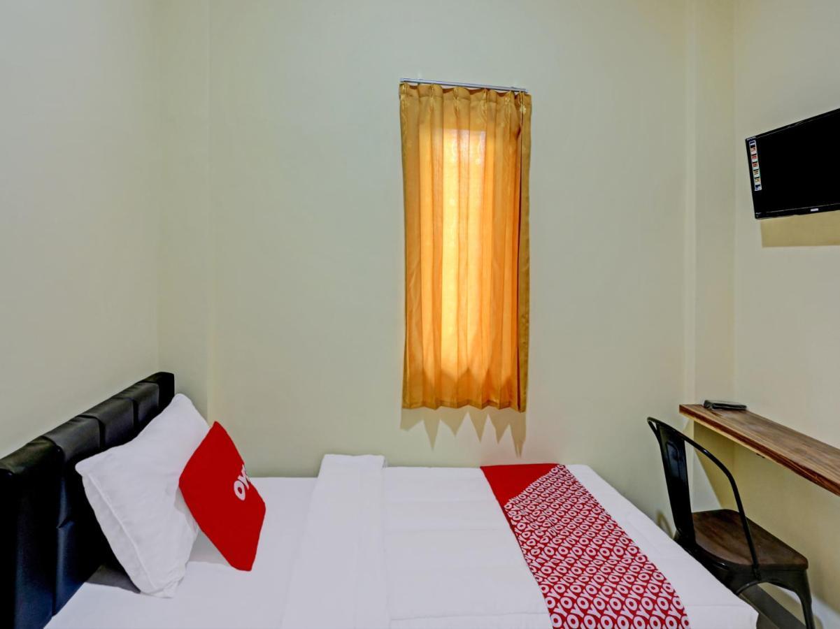 Oyo 90106 Tanah Abang Hotel