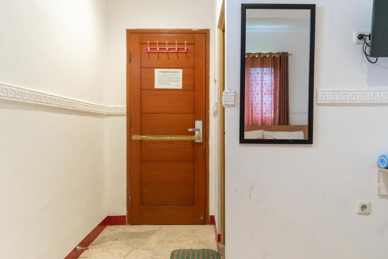 Reddoorz Near Stasiun Juanda Jakarta