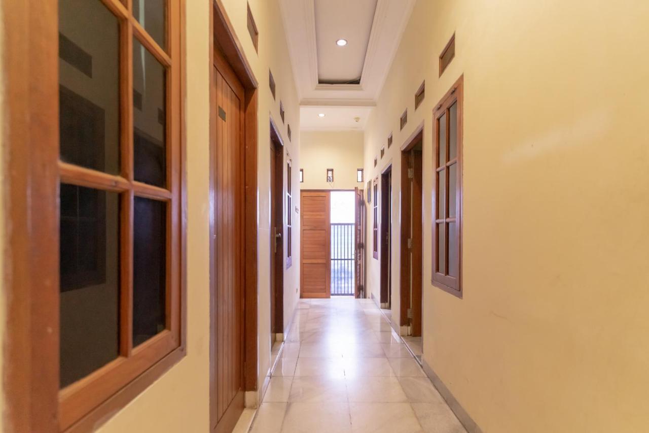Kebon Kacang Residence RedPartner Hotel Jakarta
