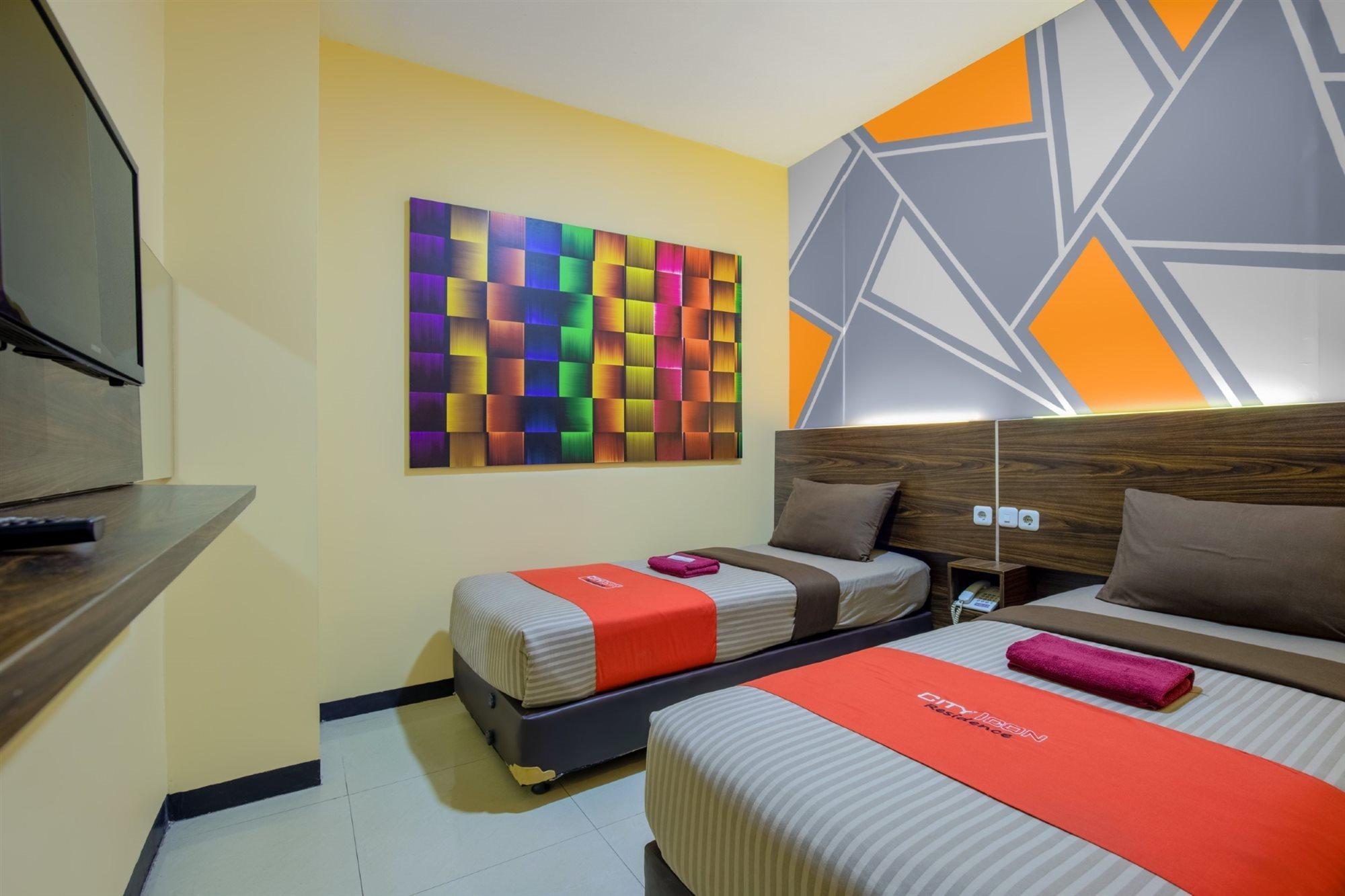 Icon Hotel *